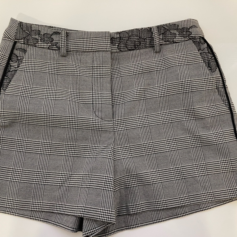 Ikks woman’s shorts